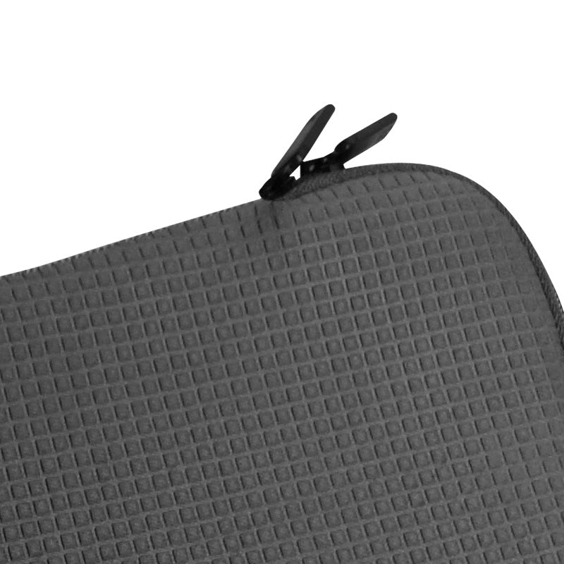 Funda Texturizada para Laptop NeoSquare Klip Xtreme KNS-310B hasta 14.1" Negra