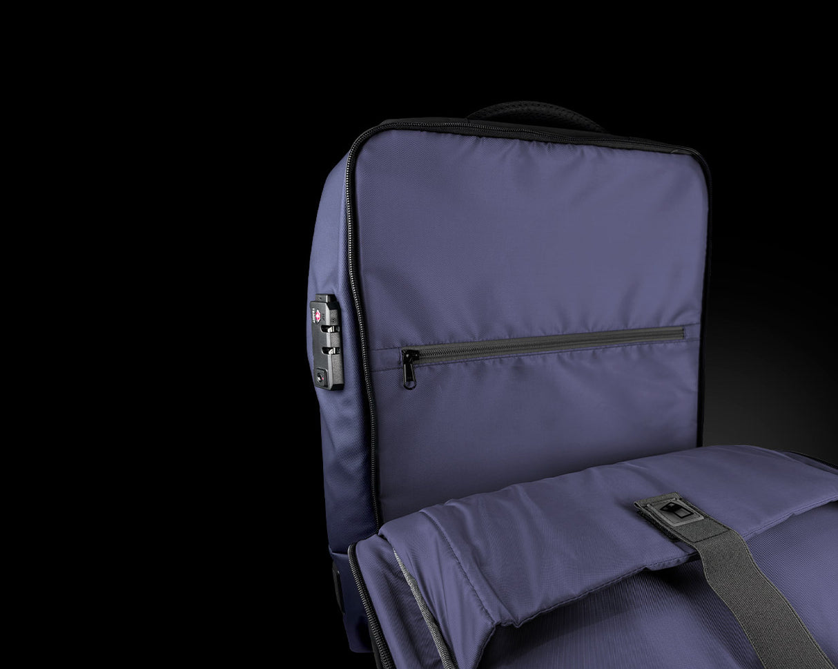 Mochila Primus Gaming PGB-300BK – 17" / Poliéster / Negro y Morado