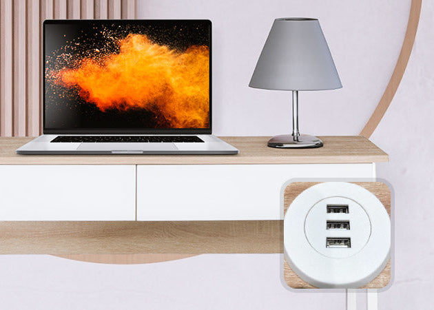 Escritorio para computadora – Xtech XTF‑CD206 – Un nivel con gavetas y puertos USB – Marco de acero negro y superficie color haya