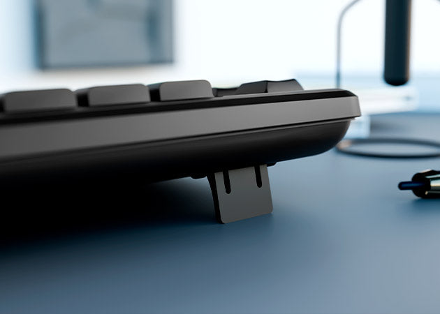 Teclado multimedia Xtech XTK‑140S – Español – USB – 105 teclas – Perfil bajo – Negro