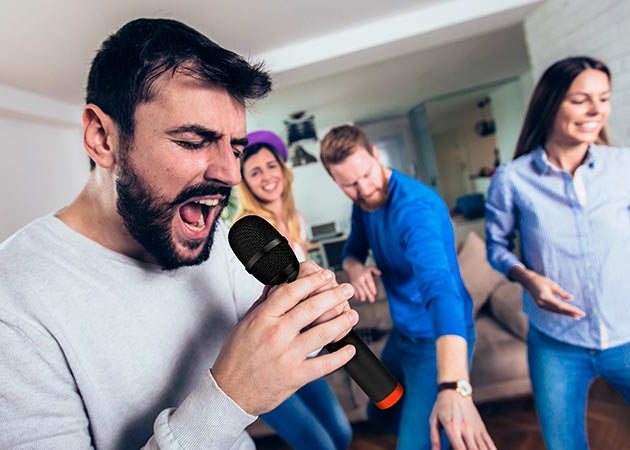 Micrófono Inalámbrico de Mano UHF con Receptor Recargable Xtech XTS-690