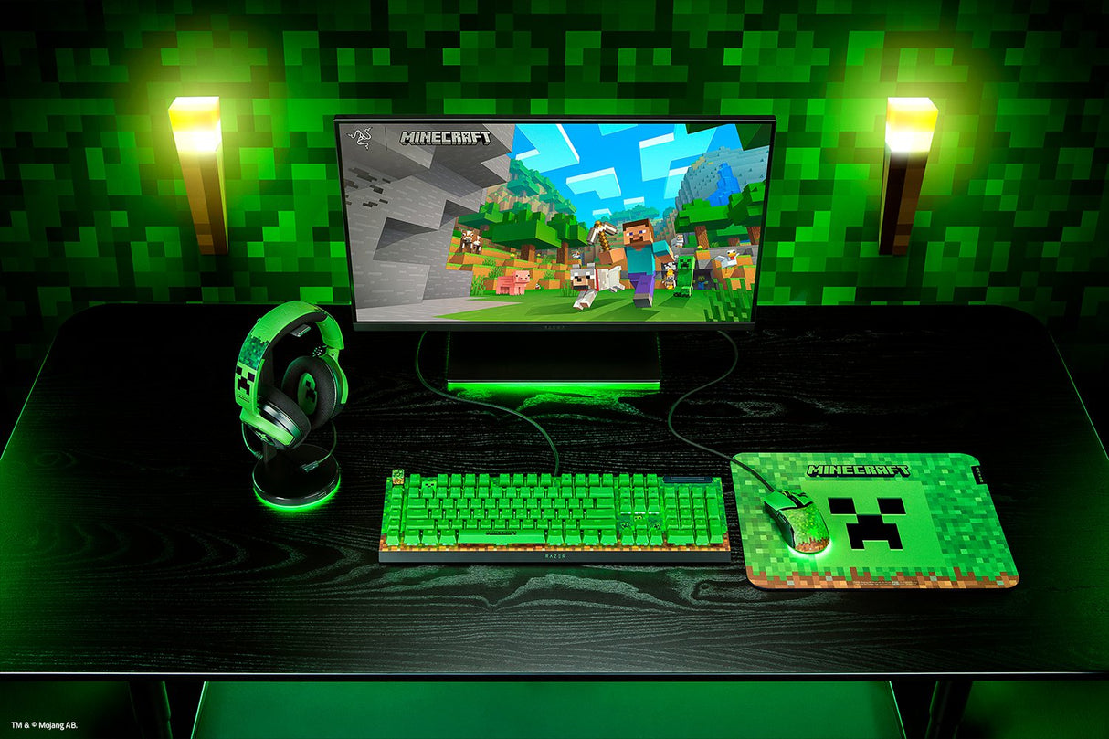 Audífonos Gaming Cableados Razer Kraken V4 X – Minecraft Edition / RGB / Sonido 7.1 / USB-C + USB-A