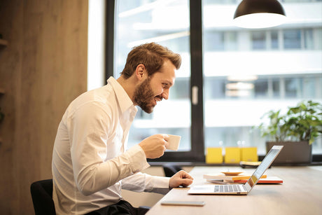 Señales de que Necesitas una Laptop Nueva (¡y Cómo Elegirla Perfecta para Tu Productividad en Panamá!)