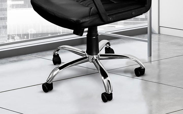 Silla Ejecutiva Negra con Apoyabrazos Reclinable Giratoria Xtech Calabria