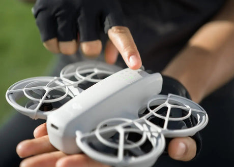 Drone DJI Neo Fly More Combo – Ultraligero 135 g – Video 4K – Palm Takeoff – IA QuickShots – 18 min de vuelo