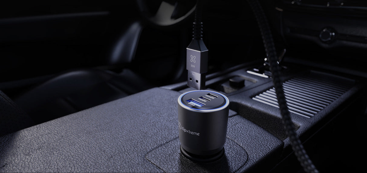 Cargador de auto 3 puertos – Klip Xtreme KCC‑140 – 140W – USB‑C + USB‑A – Para celulares y tablets