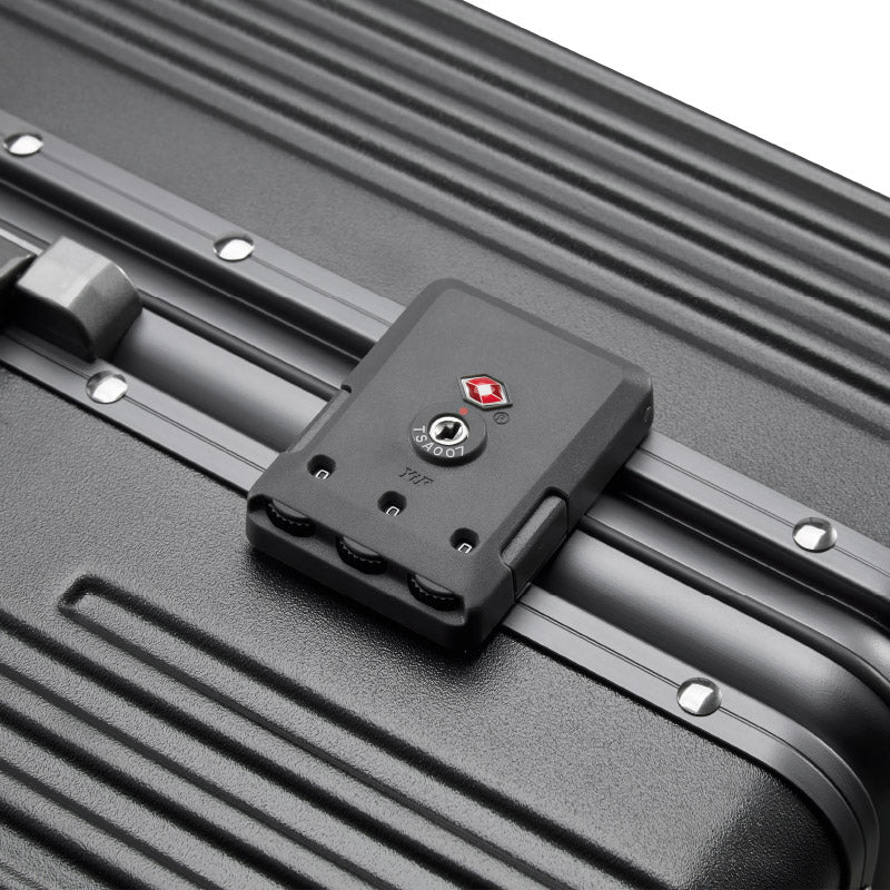 Estuche Rígido de Transporte Klip Xtreme 15.6" Gris Oscuro con Candado