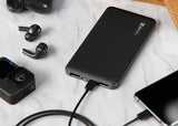 Power Bank Klip Xtreme KPB-500 – 10.000 mAh – USB-C / Micro-USB / 2 x USB-A – Lithium Polymer – Para Smartphones