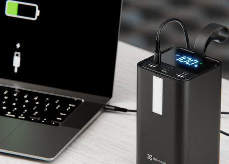 Banco de energía portátil de alta capacidad para laptops y móviles Klip Xtreme PowerCell Apex KPB‑900 – 100W – 50,000mAh – 5 puertos USB‑C/USB‑A