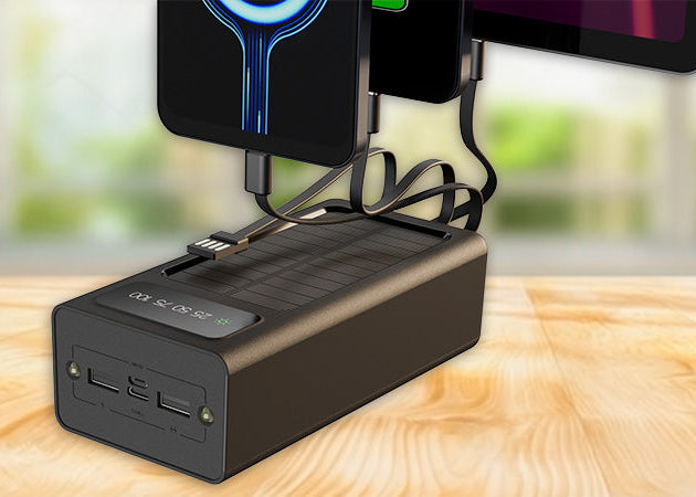 Banco de energía solar con cables integrados – Xtech XPB‑300 – 30,000mAh