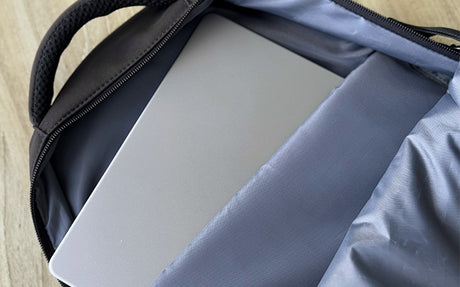 Mochila para Laptop Xtech UrbanPro XTB-224 15.6" / Negro