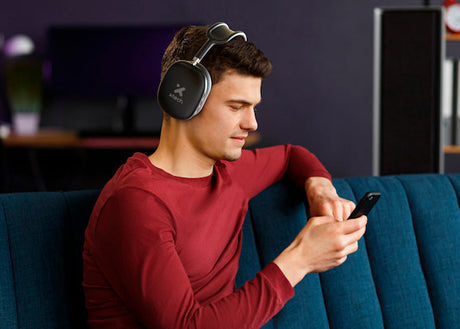 Audífonos Xtech Aurax XTH‑614 – Supraaurales – Estéreo – Bluetooth 5.0 – Micrófono integrado – Batería 200mAh – Negro