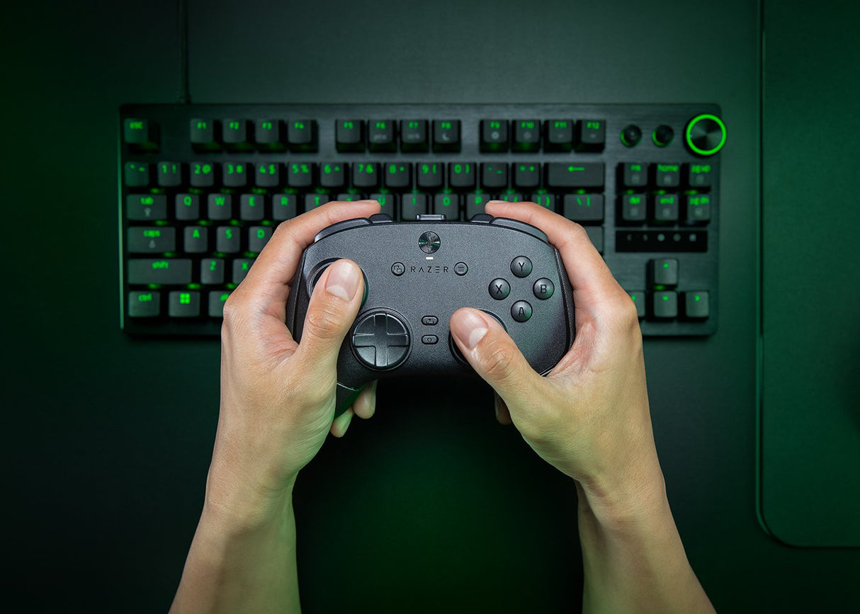 Control inalámbrico de esports para PC – Razer Wolverine V3 Pro 8K – RZ06‑05540100‑R3U1 – Negro
